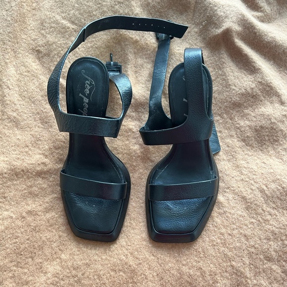 Free People Candace Heel - Picture 4 of 6